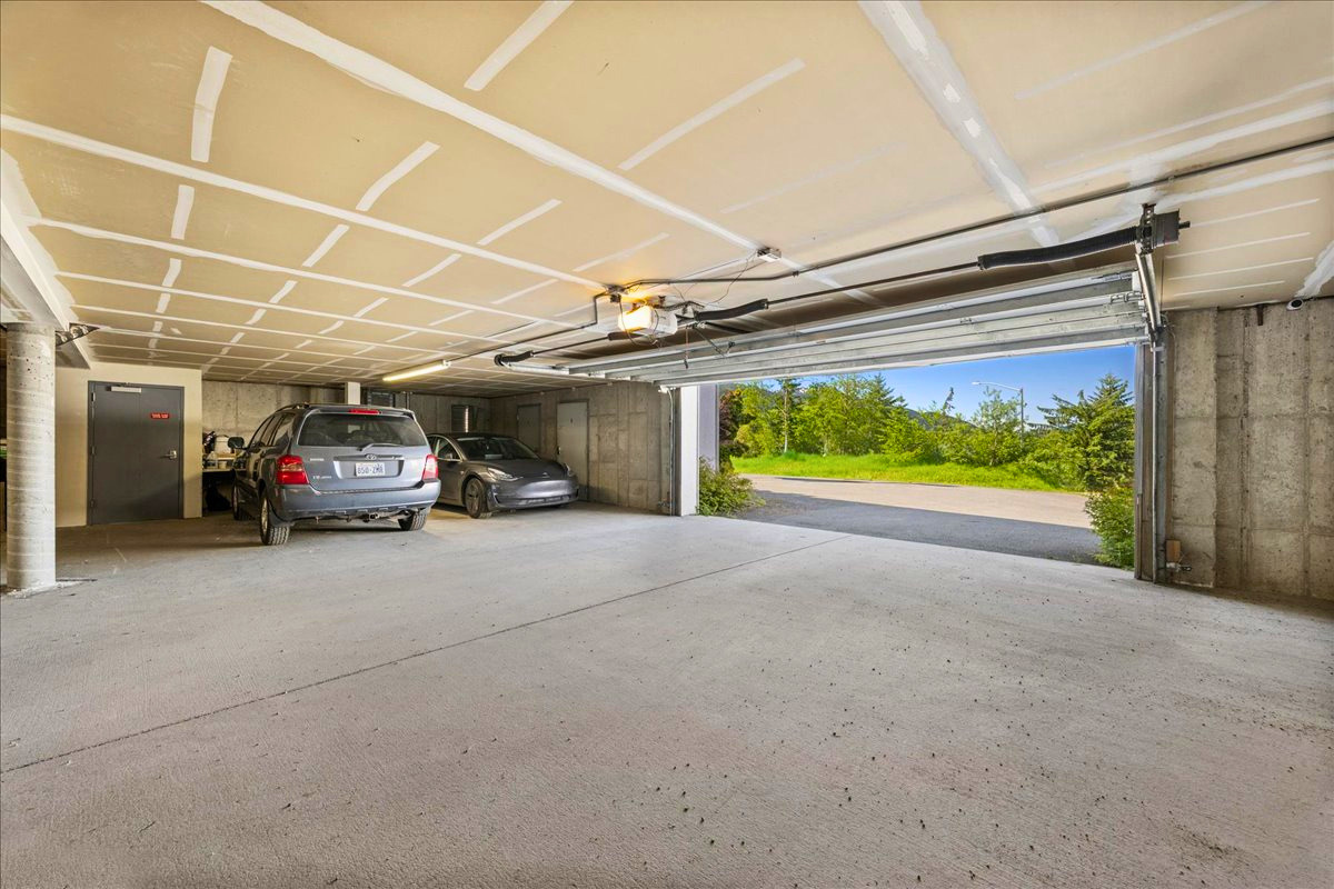 18 Garage